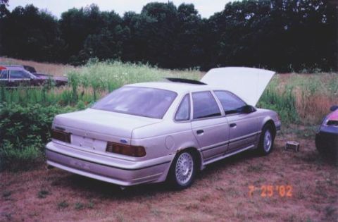 1989 Ford Taurus photo
