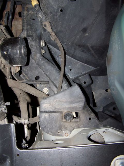 2000 Ford Crown Victoria - Location of airbox