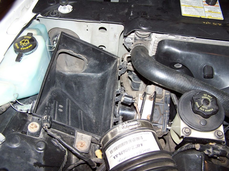 Airbox bottom installed