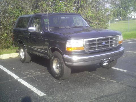 1995 Ford Bronco photo