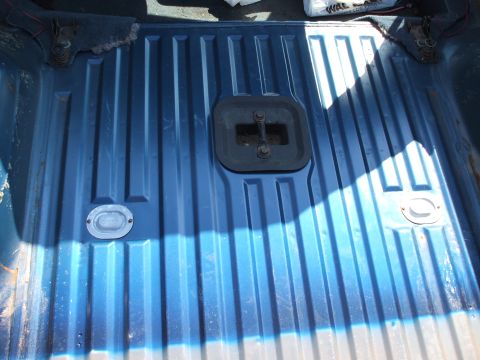 1990 Ford Bronco - Rear carpet and heat reflector/sound barrier gone..! NO RUST ..!