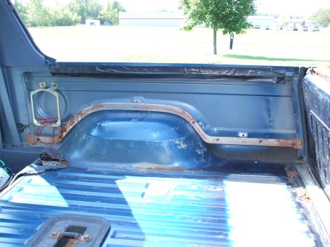 1990 Ford Bronco - Passenger panel with trim and carpet gone - still no rust.