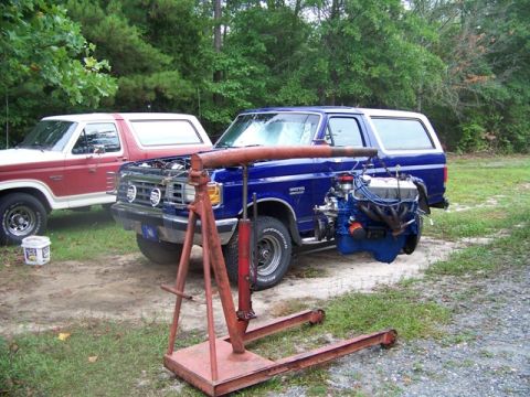1990 Ford Bronco - Going back in the truck.