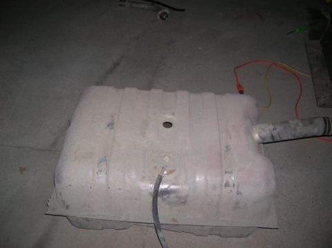 1985 Ford Bronco - non FI tank.