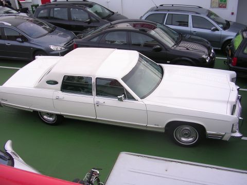 1976 Lincoln Town Car photo