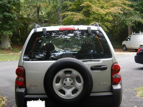 2004 Jeep Liberty photo