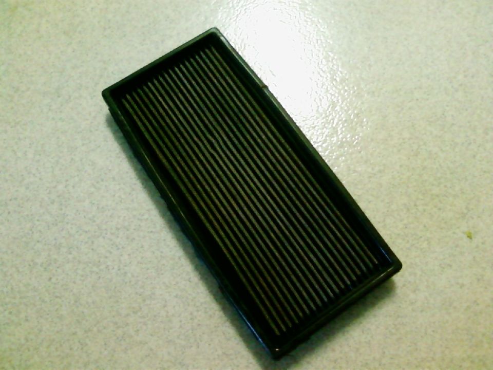 Black air filter with ribbed surface