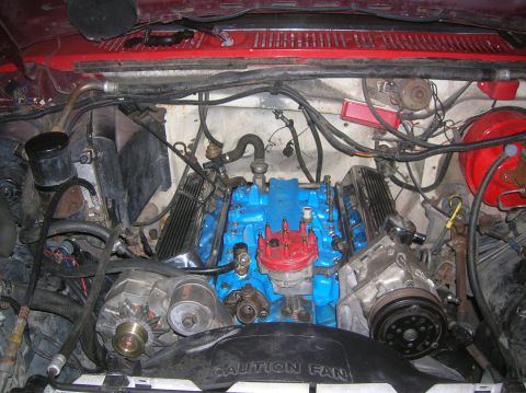 1985 Ford Bronco - radiator and shroud in.