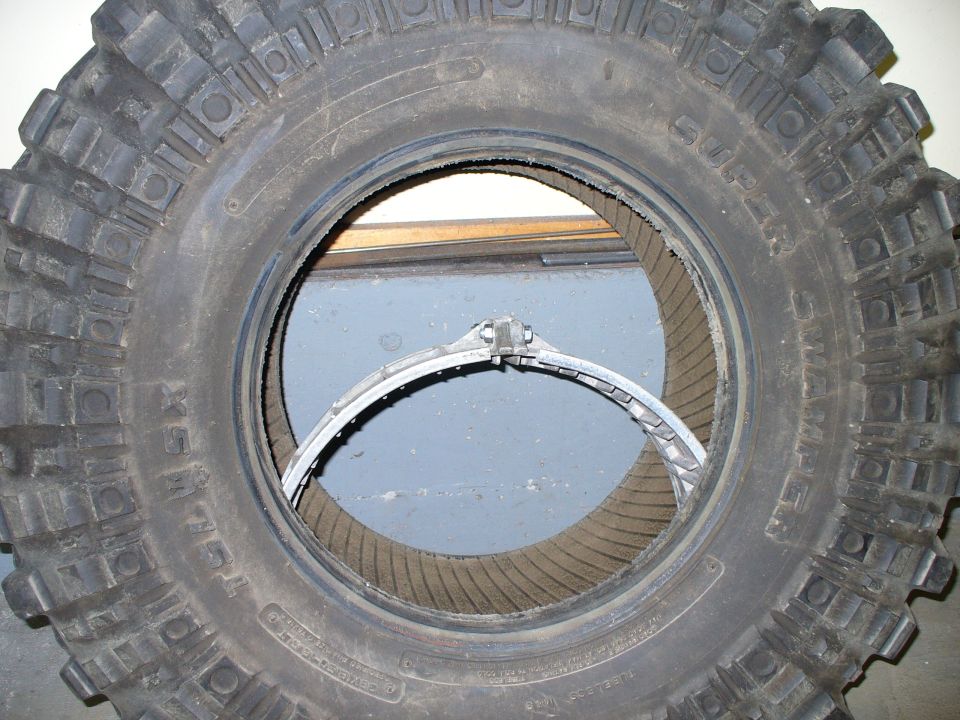 Off-road tire with beadlock ring inside