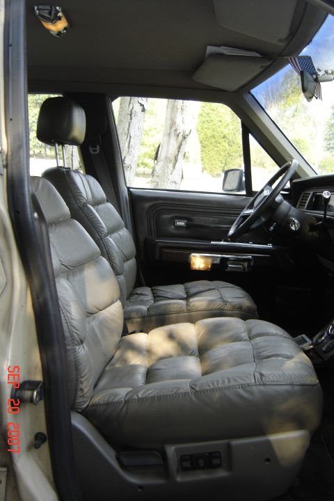 1989 Ford Crown Victoria LTD - Jeep Grand Cherokee seats