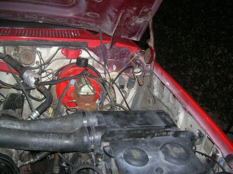 1985 Ford Bronco - airbox/over flow bottle/washer bottle installed...had to fashion brackets to hold the bracket 1inch away from fender