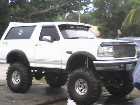 1995 Ford Bronco - This modified 1992 Ford Bronco features a lifted suspension and large off-road tires.