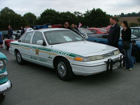 2001 Ford Fiesta - This police car, likely a Ford Crown Victoria, is marked "SHERIFF" and "ORANGE COUNTY" and does not appear to be a 2001 Ford Fiesta.