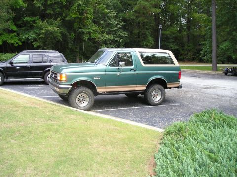 1989 Ford Bronco - Can barely see them but yes they are there.