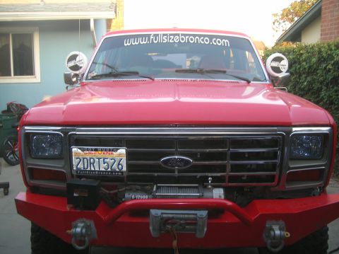 1985 Ford Bronco - looky looky even the hood clears.