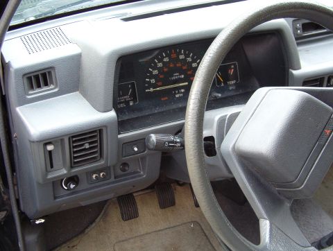 1993 Mitsubishi FTO - The odometer displays 136,974 miles and 78,780 kilometers, suggesting a 1997 model year.