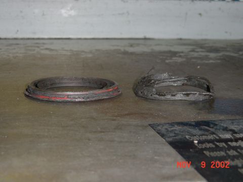 1986 Ford Bronco - Blown Bearing, or what's left of a bearing.