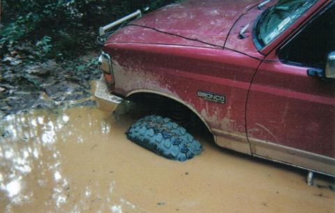 1995 Ford Bronco - This 1995 Ford Bronco is stuck in the mud at Barnwell ORV Park.