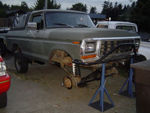 1978 Ford Bronco - Started taking the front apart