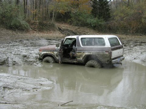 1978 Ford Bronco - Didn't see the stop sign.