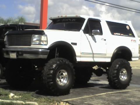 1995 Ford Bronco - This lifted 1995 Ford Bronco features oversized tires and a modified suspension system.