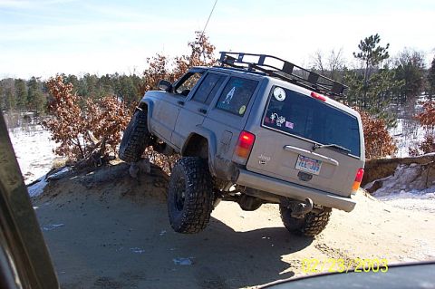 1978 Ford Bronco - Ed's flexing jeep.