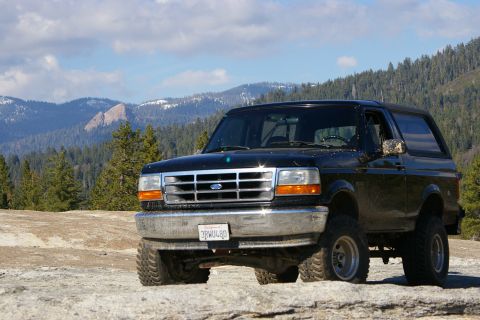 1996 Ford Bronco - Fresno Dome in background