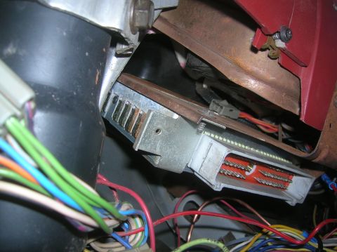 1985 Ford Bronco - computer location under dash.