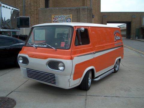1978 Ford Bronco - This custom van has "Southern Customs" lettering on its side.