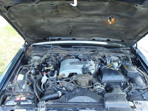 1990 Ford Crown Victoria LTD - Engind pic.
