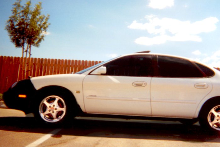1999 Ford Taurus