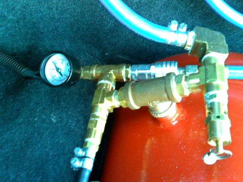 2003 Ford Crown Victoria - safety blow-off valve and a quick disconnect for airing tires or running tools. high/low pressure switch cuts off at about 112psi and on at…