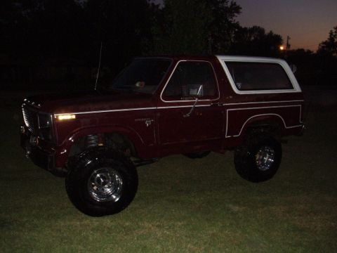 1980 Ford Bronco - night pic 9-29