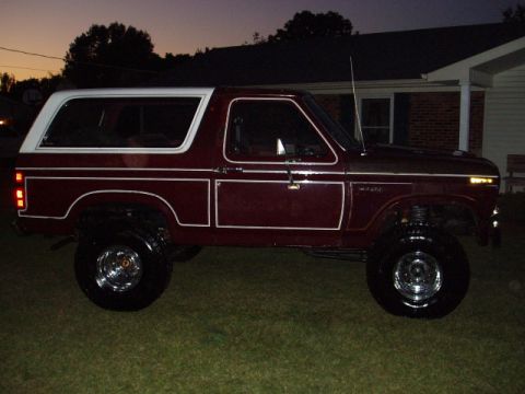 1980 Ford Bronco - night pic 9-29-07