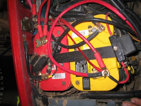 1989 Ford Bronco - Dual battery setup with an isolator, Optima batteries and extensive wiring.