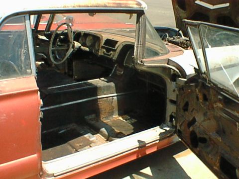 1959 Ford Thunderbird - no dash pad or seats! i got both now (but need one set of seat tracks) but need fabric sample for Nylon cloth seats! i am told it is rarer…