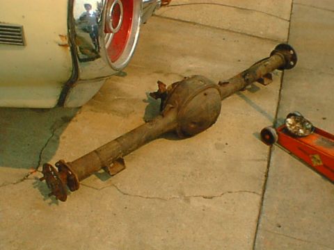 1962 Ford Thunderbird - and to really make it go.... a 31 spline ford nine inch rear end with 3.50 gears and a trac-loc. hubba hubba!