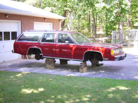 1982 Ford LTD Crown Victoria - Bertha in the Driveway... it was like this for a couple weeks while my dad replaced the fuel lines in his free time.