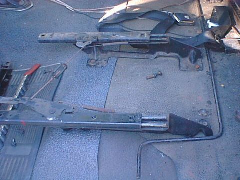 1977 Ford F-250 - here is the drivers side brackets after i bolted them in.