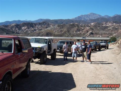 1990 Ford Bronco - Start of the trail. I-15 in background