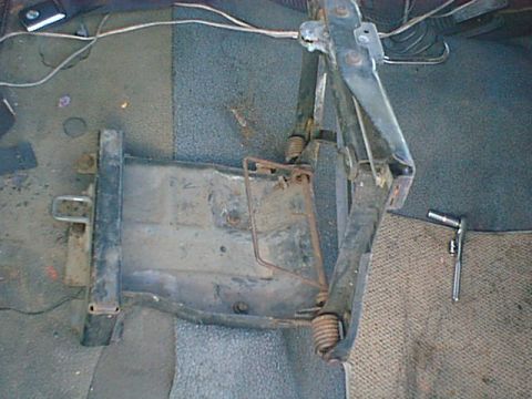 1977 Ford F-250 - here is the passenger side bracket bolted down.