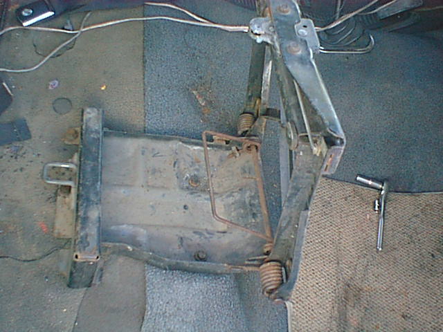 here is the passenger side bracket bolted down.