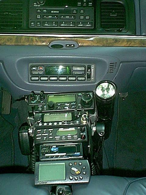 1998 Ford Crown Victoria - The radios...don't know why they look crooked, they aren't