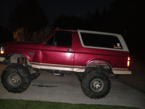 1995 Ford Bronco - This lifted 1995 Ford Bronco has been modified with large tires for off-road use.