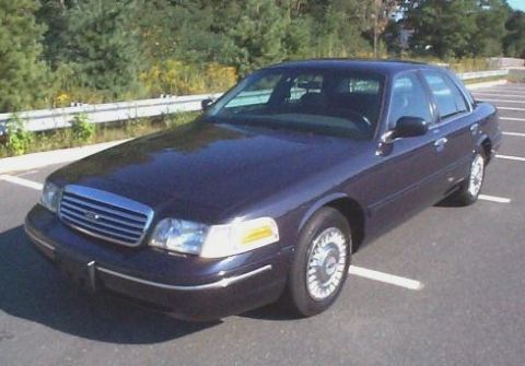 1999 Ford Crown Victoria - Another Pic of My 99 HPP with hubcaps, the day I got it.