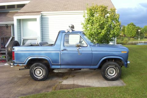 1985 Ford Bronco photo