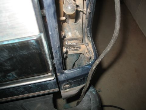 1992 Ford Bronco - welded a metal bracket