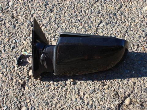 1983 Ford Bronco - after removing the 3 screws and unplugging the connector i set the mirror asside.