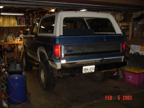 1985 Ford Bronco - Lets see if it fits. Yep 1" spare