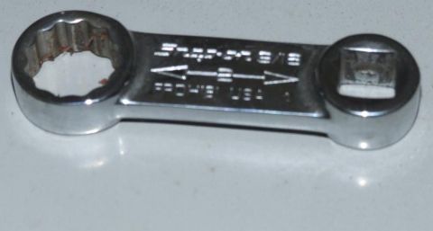 1990 Ford Mustang - This is a Snap-on 3/8 drive adapter, not a 1990 Ford Mustang engine part.